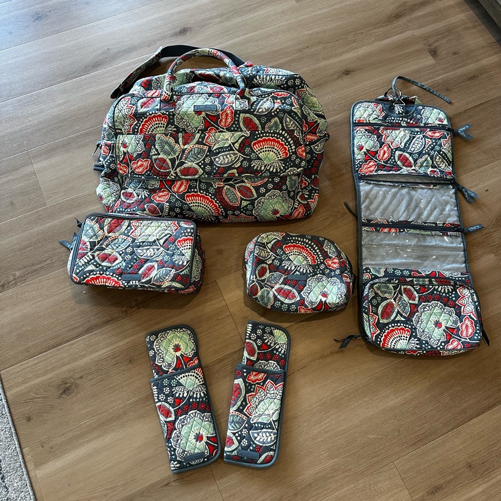 Vera Brandley Travel set